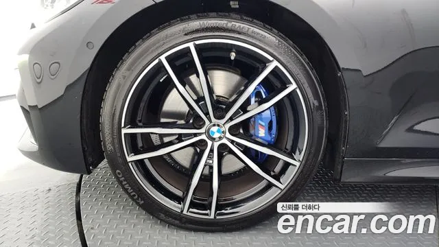 2022 BMW 3 Series (G20) 320i Touring M Sports Sold VIN WBA11ED00NFM20853 – trunk area