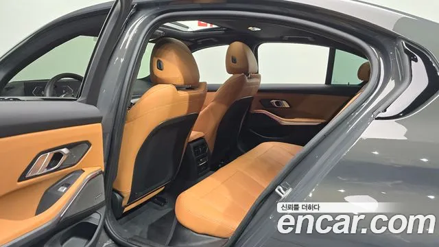 2025 BMW 3 Series (G20) 320i M Sport Sold VIN WBA11FF00SFV25407 – interior seats 2025 BMW 3 Series (G20) 320i M Sport Sold VIN WBA11FF00SFV25407 – interior seats