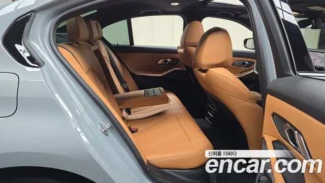 2025 BMW 3 Series (G20) 320i M Sport Sold VIN WBA11FF07SFU67814 – trunk area
