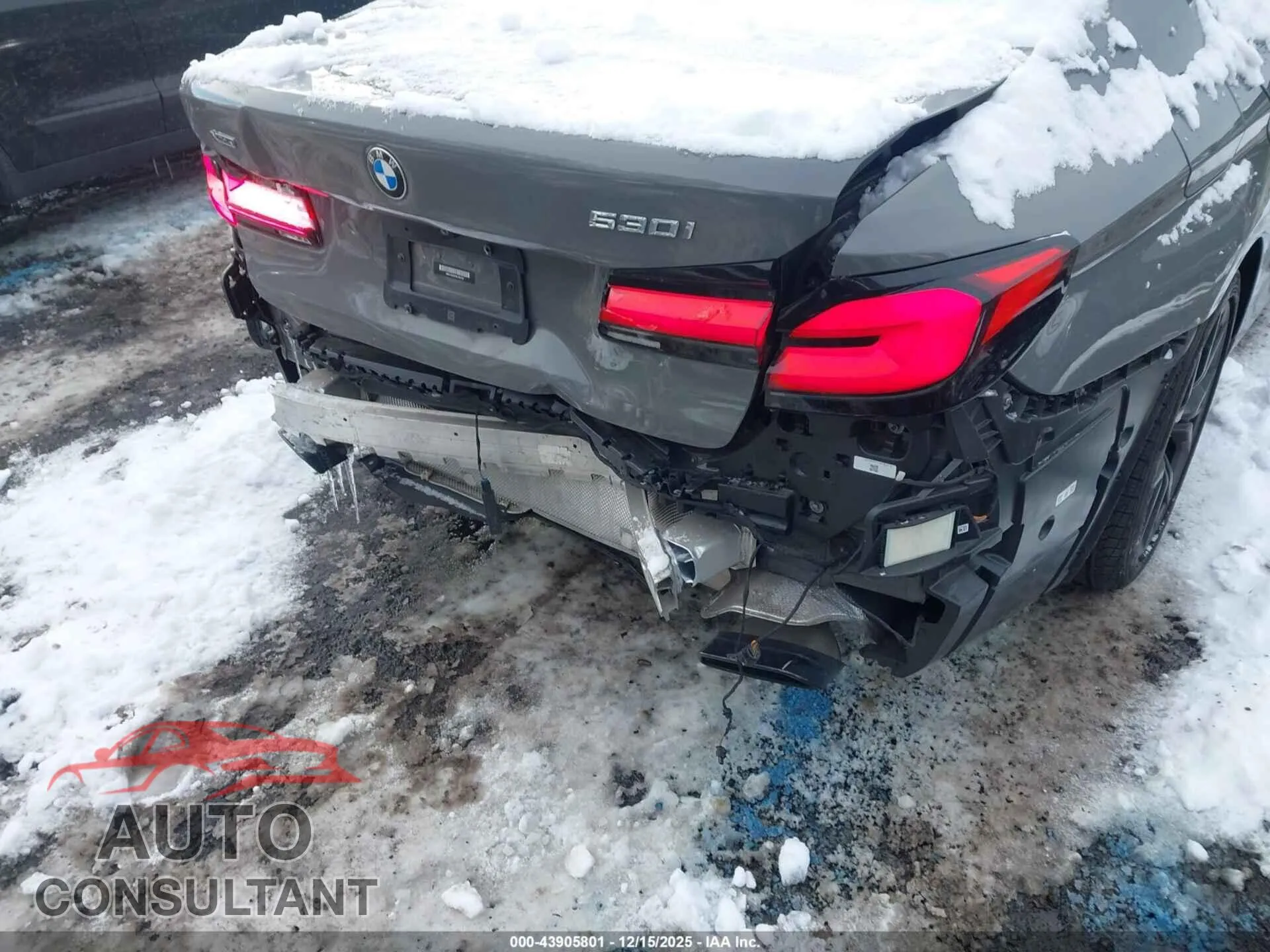2022 BMW 530 Damaged VIN WBA13BJ07NCJ40720 – engine bay