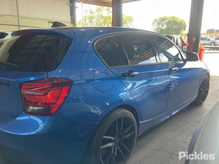 2014 BMW 1 Series Used VIN WBA1B72060P595638 – side profile
