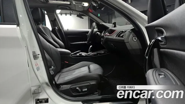 2018 BMW 1 Series (F20) 118d Sport 5Door Sold VIN WBA1S5100J5L16087 – dashboard