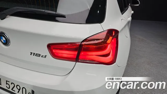 2017 BMW 1Series (F20) 118d JOY 5DOOR Sold VIN WBA1S5104HV993962 – dashboard