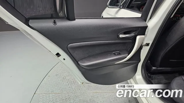 2017 BMW 1Series (F20) 118d JOY 5DOOR Sold VIN WBA1S5104HV993962 – interior seats