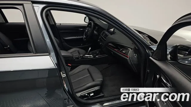 2017 BMW 1Series (F20) 118d Sport 5Door Sold VIN WBA1S5104HV993976 – exterior detail