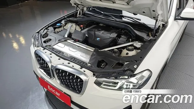 2023 BMW X4 (G02) xDrive20i xLine Sold VIN WBA21DT02P9P35784 – interior seats