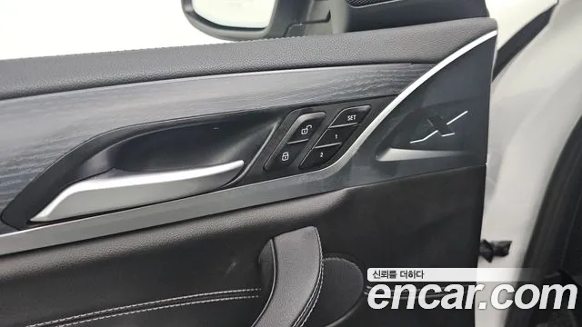 2024 BMW X4 (G02) xDrive20i xLine Sold VIN WBA21DT04R9V43642 – trunk area