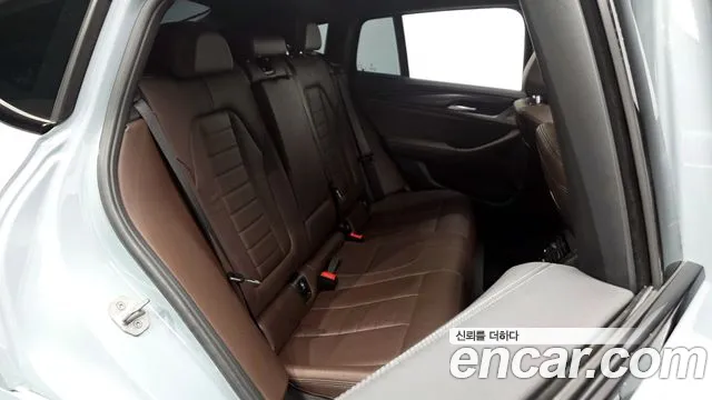 2024 BMW X4 (G02) xDrive20i M Sport Sold VIN WBA21DT06R9V34926 – interior seats