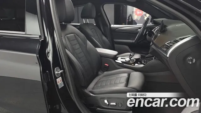 2023 BMW X4 (G02) xDrive20i M Sport Sold VIN WBA21DT07P9P23615 – interior seats