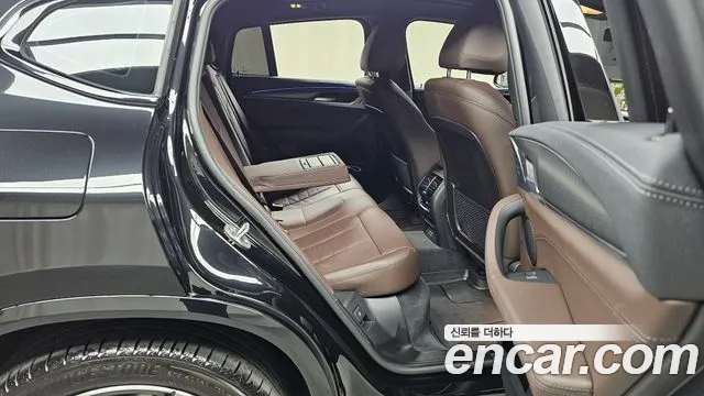 2025 BMW X4 (G02) xDrive20i M Sport Sold VIN WBA21DT08S9Y02171 – trunk area