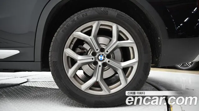 2022 BMW X4 (G02) xDrive20i xLine Sold VIN WBA21DT09N9K44318 – trunk area