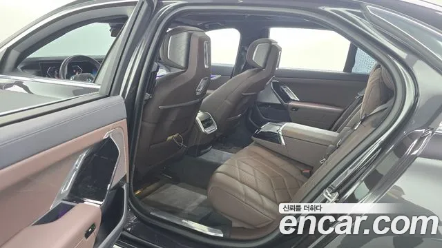 2023 BMW 7 Series (G70) 740d xDrive Design Pure Excellence Sold VIN WBA21EJ04PCM38785 – rear exterior