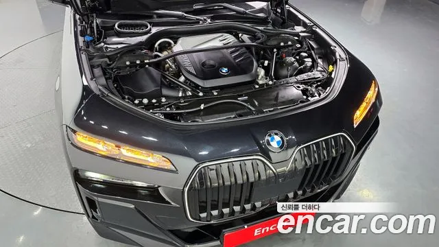 2025 Bmw 7 Series (G70) 740d Xdrive M Sport Sold VIN WBA21EJ07SCU88766 – front exterior