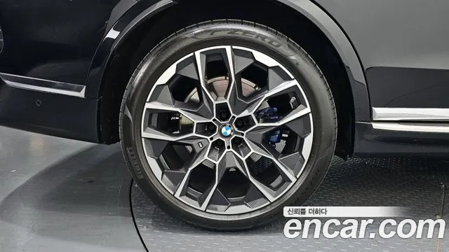 2025 BMW X7 (G07) xDrive 40i M Sport 7STR Sold VIN WBA21EM05S9Z57670 – exterior detail
