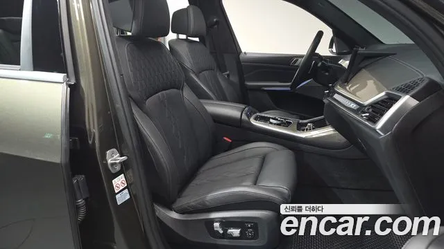 2024 BMW X7 (G07) xDrive 40i Design Pure Excellence 7-Seater Sold VIN WBA21EM07R9S92751 – engine bay