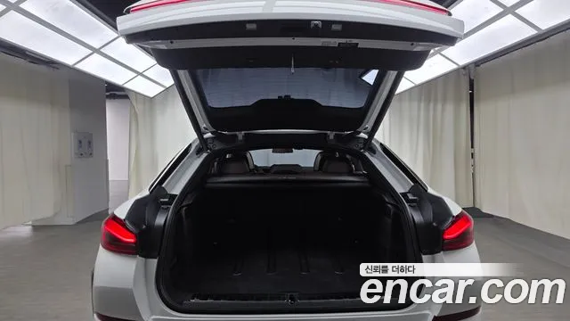 2026 BMW X6 (G06) xDrive40d M Sport Online Exclusive Sold VIN WBA21EY08T9268718 – interior seats