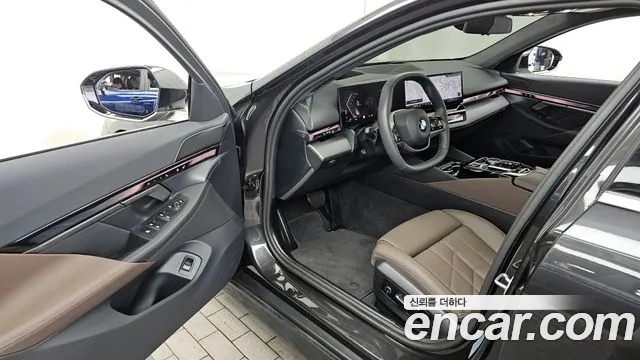 2025 BMW 5 Series (G60) 520i Sold VIN WBA21FJ01SCT82920 – exterior detail