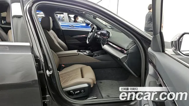 2025 BMW 5 Series (G60) 520i Sold VIN WBA21FJ01SCT82920 – photo 11