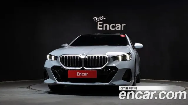 2024 BMW 5 Series (G60) 520i M Sport Sold VIN WBA21FJ02RCR68536 – exterior detail