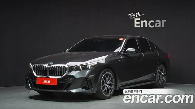 2025 BMW 5 Series (G60) 520i M Sport Sold VIN WBA21FJ03SCV43283 – exterior detail 2025 BMW 5 Series (G60) 520i M Sport Sold VIN WBA21FJ03SCV43283 – exterior detail