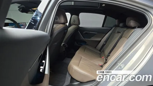 2025 BMW 5 Series (G60) 520i M Sport Sold VIN WBA21FJ04SCV55555 – odometer reading