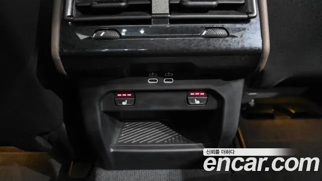 2025 BMW 5 Series (G60) 520i M Sport Sold VIN WBA21FJ05SCV43317 – interior seats