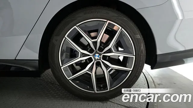 2024 BMW 5 Series (G60) 520i M Sport Sold VIN WBA21FJ09RCR73507 – photo 18