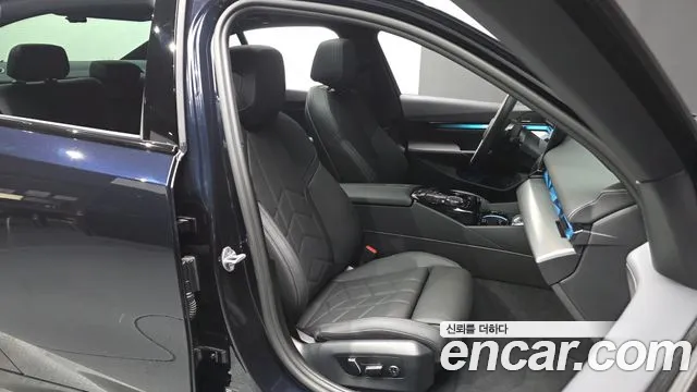 2025 BMW 5Series (G60) 520i M Sport Sold VIN WBA21FJ0XSCV43703 – side profile