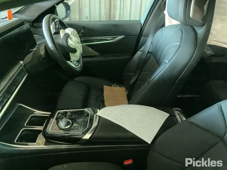 2022 BMW 740i Damaged VIN WBA22EH0X0CL11192 – engine bay