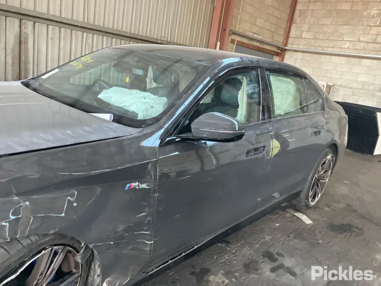 2022 BMW 740i Damaged VIN WBA22EH0X0CL11192 – undercarriage