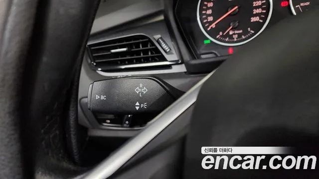 2018 BMW 2 Series Active Tourer (F45) Joy Sold VIN WBA2C1109J7A30935 – interior seats