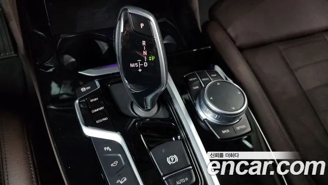2021 BMW X4 (G02) xDrive20i xLine Sold VIN WBA2V9107M9D96216 – interior seats