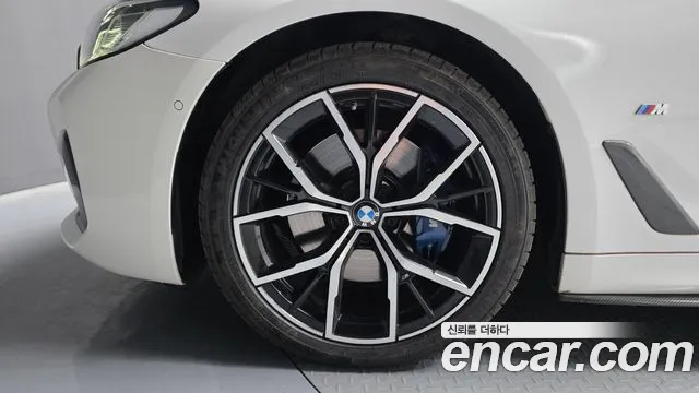 2021 BMW 5 Series (G30) 530i xDrive M Sport Package Sold VIN WBA31BJ0XMWW98217 – trunk area