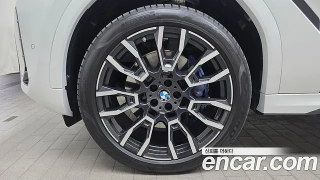 2025 BMW X6 (G06) xDrive40i M Sport Sold VIN WBA31EX06S9005339 – interior seats