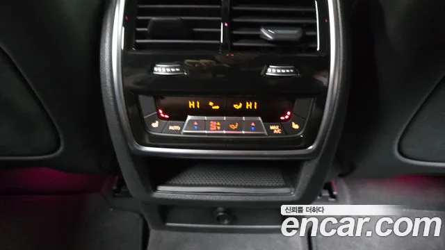 2025 BMW X6 (G06) xDrive40i M Sport Sold VIN WBA31EX07S9095925 – interior seats