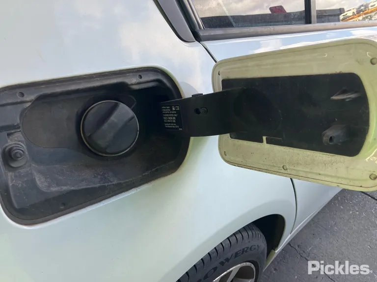 2013 BMW 3 Series Used VIN WBA3A16030NS35340 – trunk area