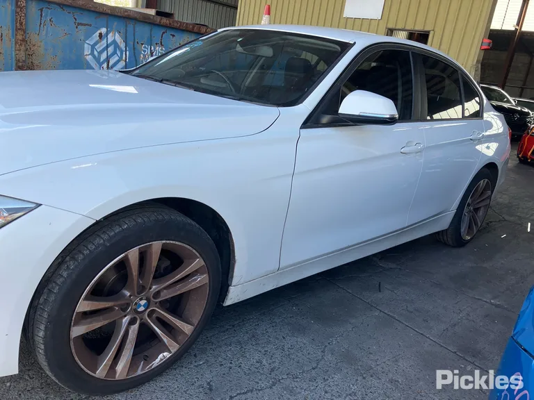 2013 BMW 3 Series Used VIN WBA3A16030NS35340 – photo 11