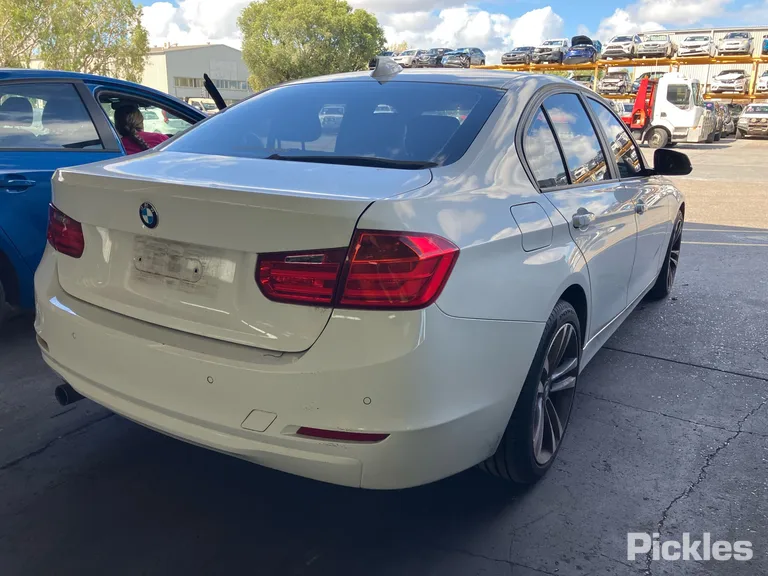 2013 BMW 3 Series Used VIN WBA3A16030NS35340 – photo 23