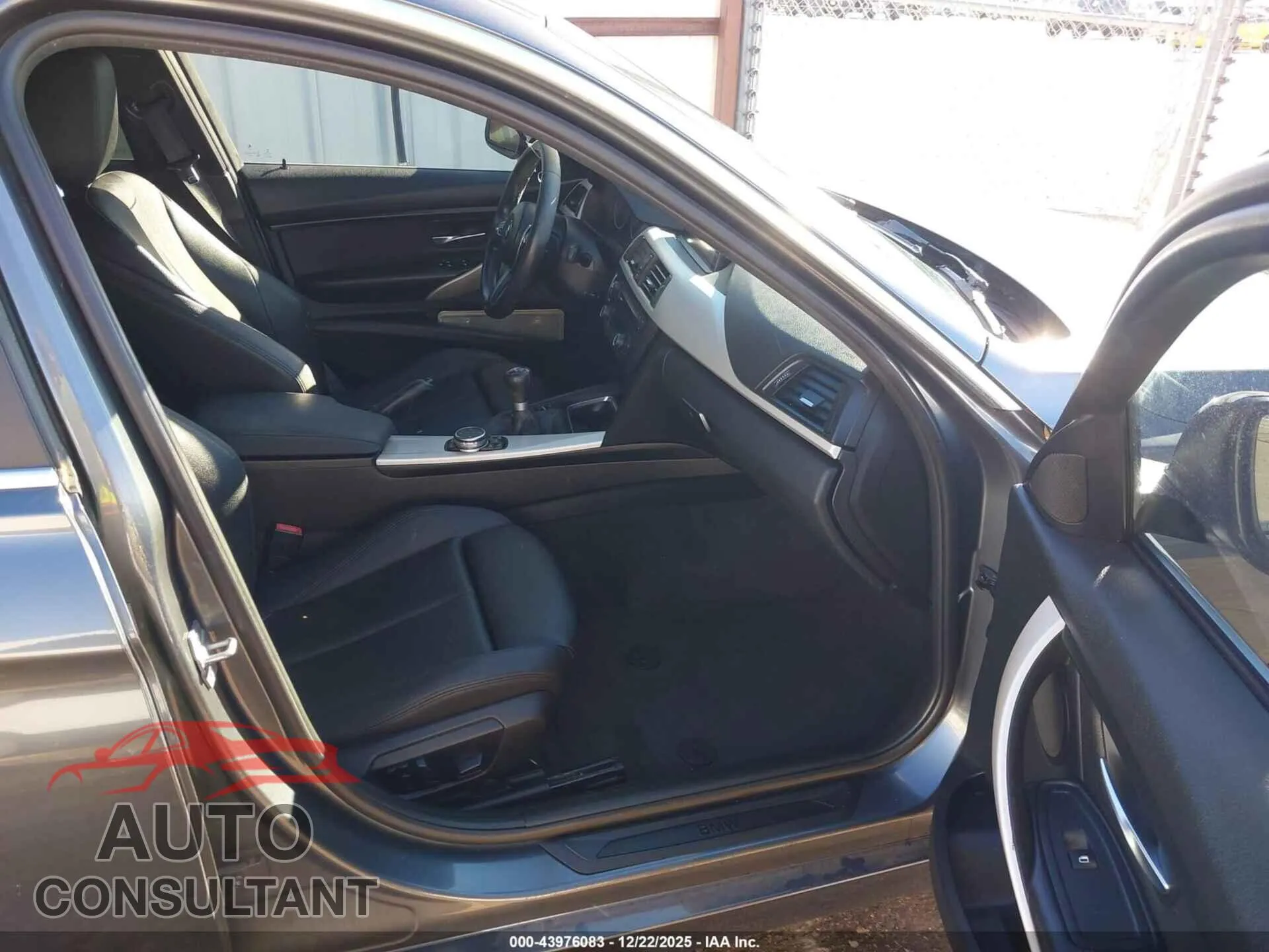 2015 BMW 320I Damaged VIN WBA3B1G53FNN91366 – interior seats