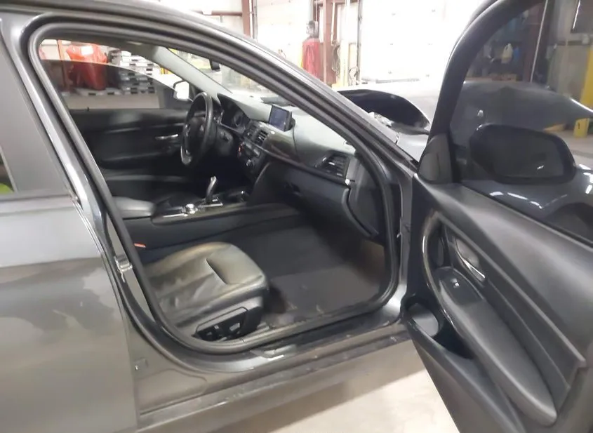 2013 BMW 328i Used VIN WBA3B3C55DF541061 – interior seats
