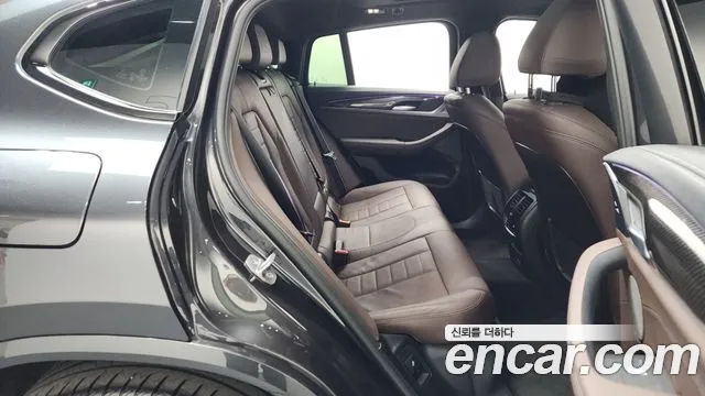 2022 BMW X4 (G02) xDrive M40i Sold VIN WBA41DT01N9N39583 – interior seats