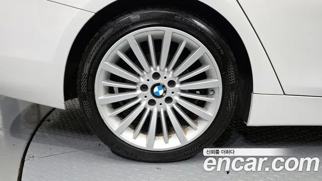2018 BMW 4 Series (F32) 420i Luxury GranCoupe Sold VIN WBA4H3102JBM41819 – photo 13