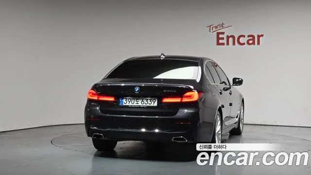 2022 BMW 5 Series (G30) 530e Luxury Sold VIN WBA51AG03NCK83477 – photo 27