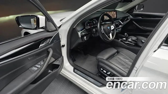 2021 BMW 5Series (G30) 530e Luxury Sold VIN WBA51AG06MCG90002 – rear exterior