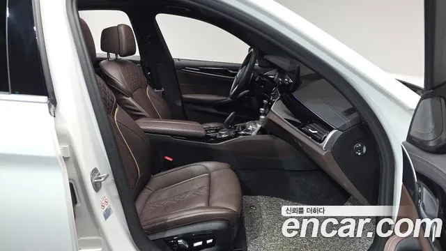2022 BMW 5Series (G30) 530e M Sport Sold VIN WBA51AG08NCH64022 – interior seats