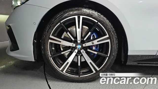 2025 BMW 5 Series (G60) 530i xDrive M Sport Sold VIN WBA51FJ02SCU57069 – interior seats