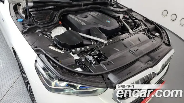 2024 BMW 5 Series (G60) 530i xDrive M Sport Sold VIN WBA51FJ03RCS62978 – photo 17