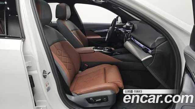 2024 BMW 5 Series (G60) 530i xDrive M Sport Sold VIN WBA51FJ04RCR59074 – trunk area