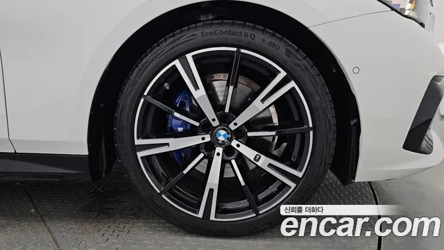 2024 BMW 5 Series (G60) 530i xDrive M Sport Sold VIN WBA51FJ04RCR59074 – photo 12