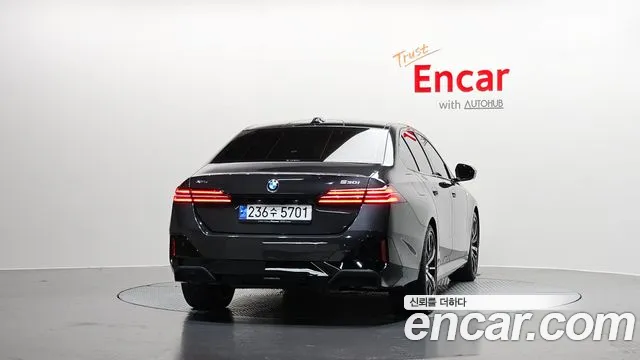 2024 BMW 5 Series (G60) 530i xDrive M Sport Sold VIN WBA51FJ04RCT10410 – photo 23